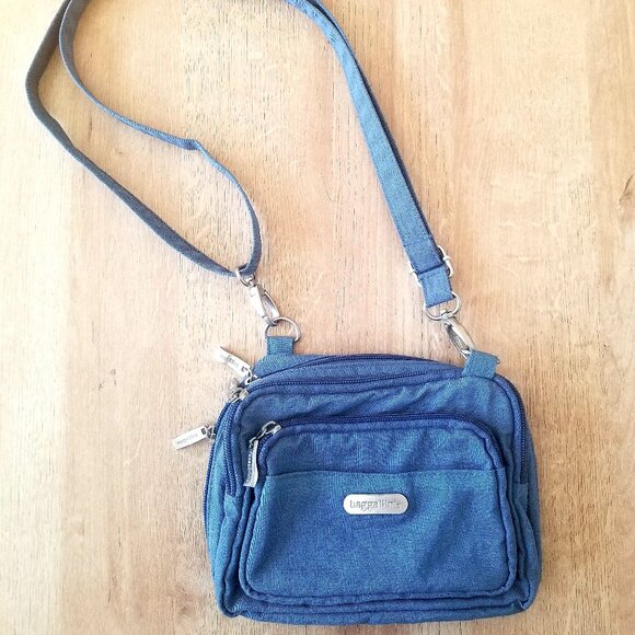 Baggalini Handbags - Baggalini Convertable Crossbody Bag Purse